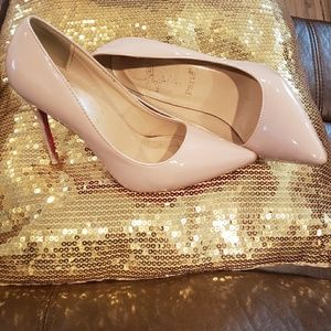 Nude Christian Louboutin Pumps